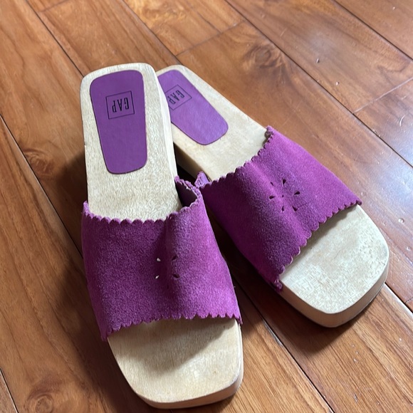 Vintage Gap sandals wood base pink sueded scallop band upper kids 6 @ wo… - Picture 1 of 5